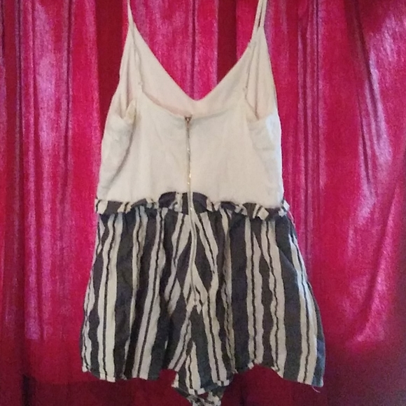 Romper. - Picture 3 of 3